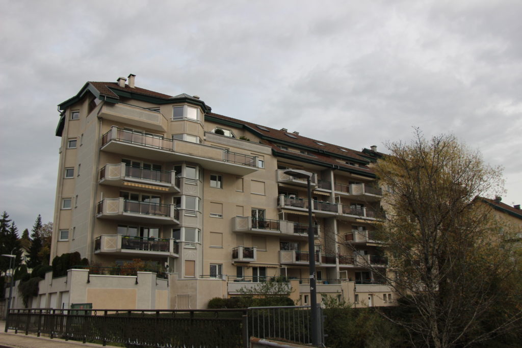 PONTARLIER F5 419000€sous compromis 